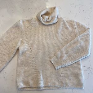 Turtle neck sweater